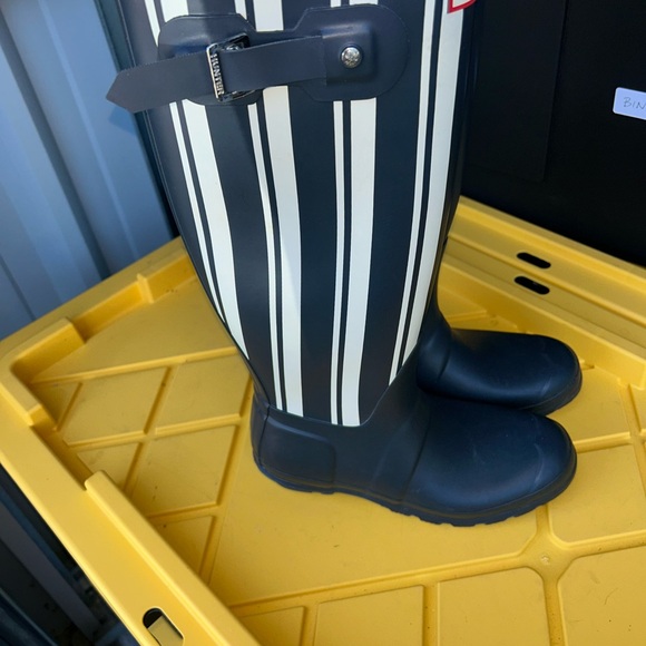 Hunter Black and White Striped Winter Rain Boots - Picture 1 of 9
